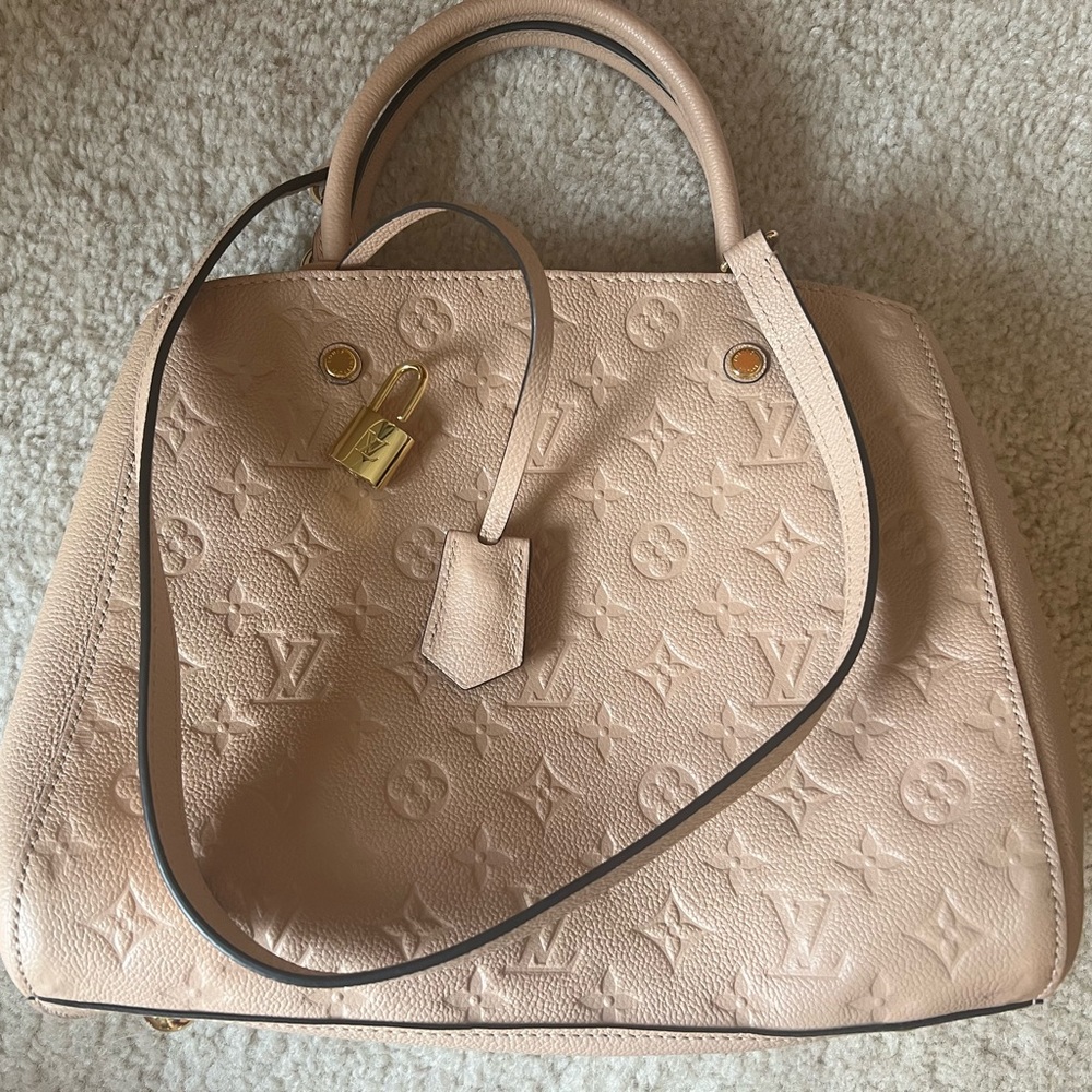 Worn 2x. Looks brand new. No returns.